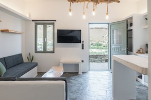 Living area - Quaint 1-bedroom apartment with AC in Korissia (Korissia)