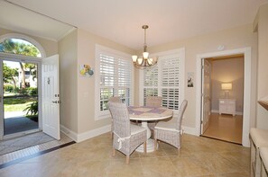 Dining - Beachwalk Bliss Getaway (Stuart)