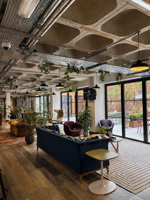 Interior - Vinegar Works Studio | Sleeps 2 | Business Stay (Worcestershire)