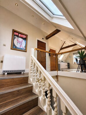 Interior - Vinegar Works Studio | Sleeps 2 | Business Stay (Worcestershire)
