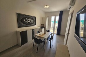 Dining - Apartment 1 - DIletta's Residence (Sant'Isidoro)