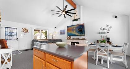 Indian Shores of Lake Huron: Sleeps 5-Shared Beach Access-Golf Cart!