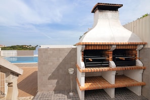 Terrace/patio - Apartment 'Galego A' with Shared Pool, Shared Garden and Wi-Fi (Olhos de Água)
