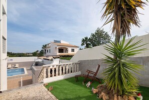 Pool - Apartment 'Galego A' with Shared Pool, Shared Garden and Wi-Fi (Olhos de Água)