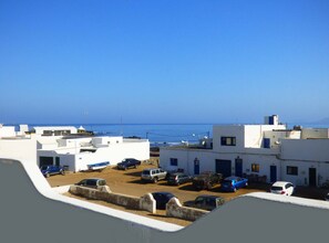 Exterior - Vacation Home 'Casa Rociega - Montaña Clara 2' with Wi-Fi (Caleta de Famara)