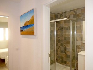 Een douche, een haardroger