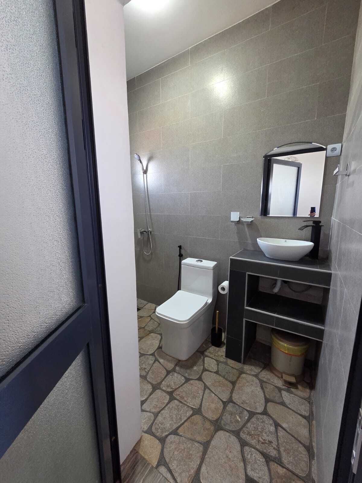 Dusche, Handtücher, Seife, Toilettenpapier
