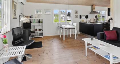 "Annelouise" - 180m to the fjord by Interhome
