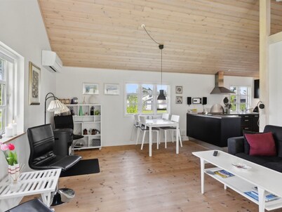 "Annelouise" - 180m to the fjord by Interhome
