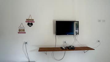 Twin Room, Garden View | Interior