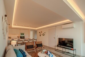 TV - FLH Vilamoura Boho Apartment with Terrace (Vilamoura)