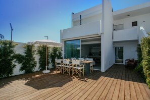 Outdoor dining - FLH Vilamoura Boho Apartment with Terrace (Vilamoura)