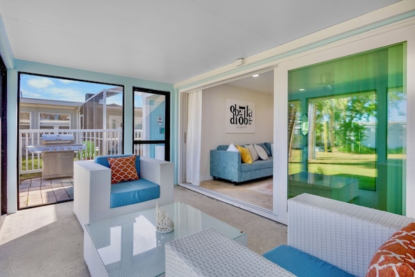 Terrace/patio - Pet friendly - walk to the beach- tennis courts (Holmes Beach)