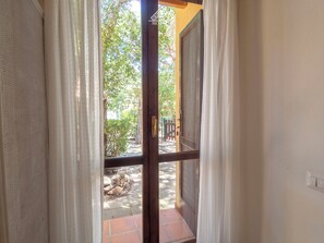 Interior - Zeus 33 - Morada - Two Bedroom House, Sleeps 4 (Santa Margherita di Pula)