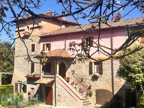Exterior - B&B Camelia - 5 Minutes from Rocchetta Mattei (Ponte di Verzuno)