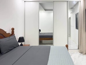 Room - 3-bdr spacious  apt in Cidadela - LCGR (Praia)