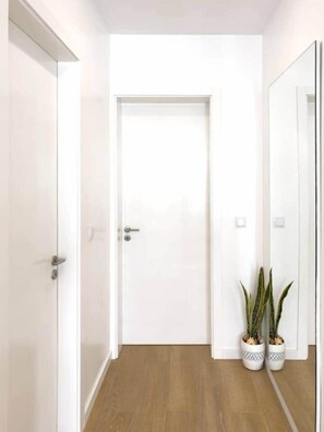 Interior - Cozy 1-bdr apt, Cidadela, rooftop pool - LCGR (Praia)