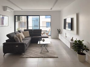 Living area - Cozy 2-bdr apt, Cidadela - rooftop pool - LCGR (Praia)