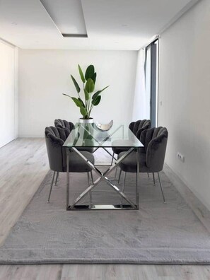 Interior - 2-bdr bright apt cidadela central street - LCGR (Praia)