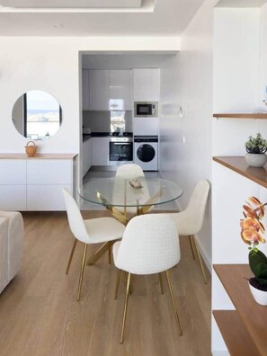 Dining - Gorgeous 1-bdr apt, Cidadela, rooftop pool - LCGR (Praia)