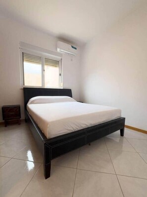 Room - 3 bdr cozy apt, Exterior POOL , Cidadela - LCGR (Praia)