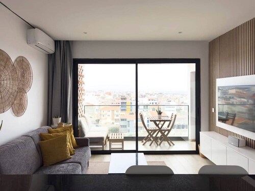 2 bdr aprt, stunning view,  rooftop pool - LCGR