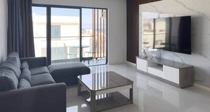 Bright 2-bdr apt, Cidadela, rooftop pool - LCGR