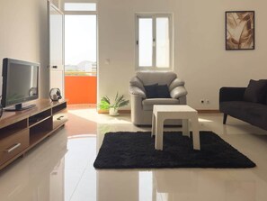 Living area - Eneida: Achada Santo Antonio (Praia)