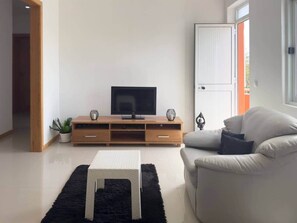 Living area - Eneida: Achada Santo Antonio (Praia)
