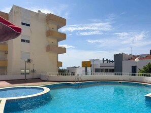 Pool - Spacious 3-bdr apt seafront, exterior pool - LCGR (Praia)