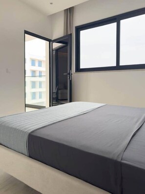 Room - Minimalist 1 bdr aprt, rooftop pool - LCGR (Praia)