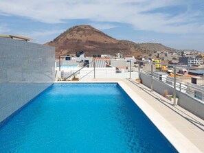 Pool - Minimalist 1 bdr aprt, rooftop pool - LCGR (Praia)