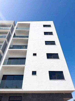 Exterior - Minimalist 1 bdr aprt, rooftop pool - LCGR (Praia)