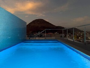 Outdoor pool - Minimalist 1 bdr aprt, rooftop pool - LCGR (Praia)