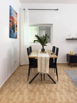 Dining - Sodade AP - 2-bdr cosy apt, near rua d'arte - LCGR (Praia)