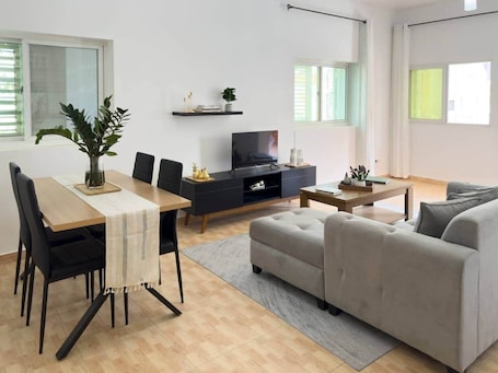 TV. Sodade AP - 2-bdr cosy apt, near rua d'arte - LCGR