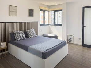 Room - Modern 2-bdr apt with rooftop pool - LCGR (Praia)