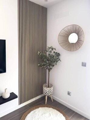 Interior - Modern 2-bdr apt with rooftop pool - LCGR (Praia)