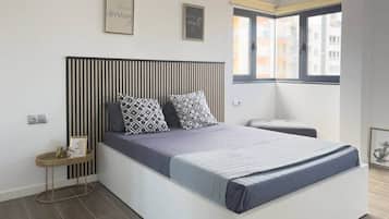 2 bedrooms, iron/ironing board, free WiFi, bed sheets