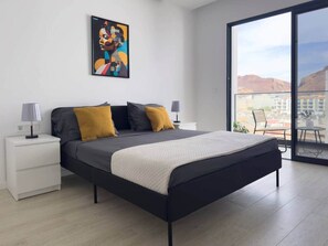 Room - Spacious 2 bdr aprt, rooftop pool - LCGR (Praia)