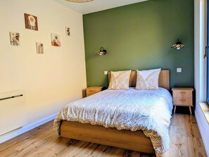 Room - Vrbo Property (Caen)