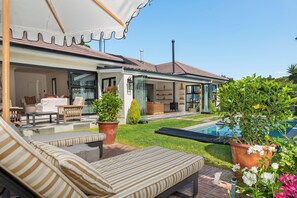 Terrace/patio - Luxe Constantia Manor | Bespoke Private Retreat (Cape Town)