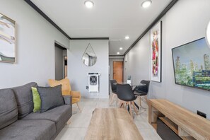 Interior - Stylish 2BR @ The Onyx | Rooftop Pool and Braai (Umhlanga)