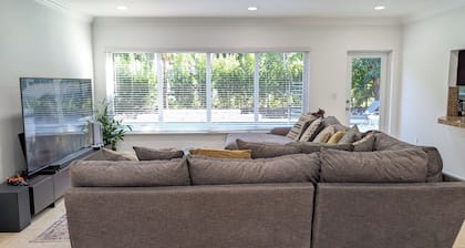 Coral Gables Vacation House with Pool