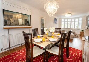 Dining - Beautiful Escape | Wi-Fi | Garden & Free Parking - Pass the Keys (Nottingham)