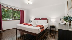 3 bedrooms, iron/ironing board, free WiFi, bed sheets