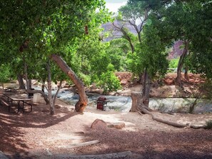 Outdoor dining - Just What You Were Looking For, with Free Parking, Near George Baker River Park (Springdale)