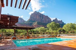 Pool - Just What You Were Looking For, with Free Parking, Near George Baker River Park (Springdale)