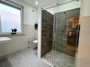 Bathroom - Vrbo Property (Lübeck)