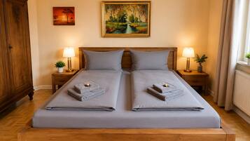 2 Schlafzimmer, Schreibtisch, Bügeleisen/Bügelbrett, kostenloses WLAN